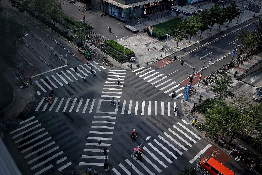 过马路可斜穿 北京首个全向十字路口亮相